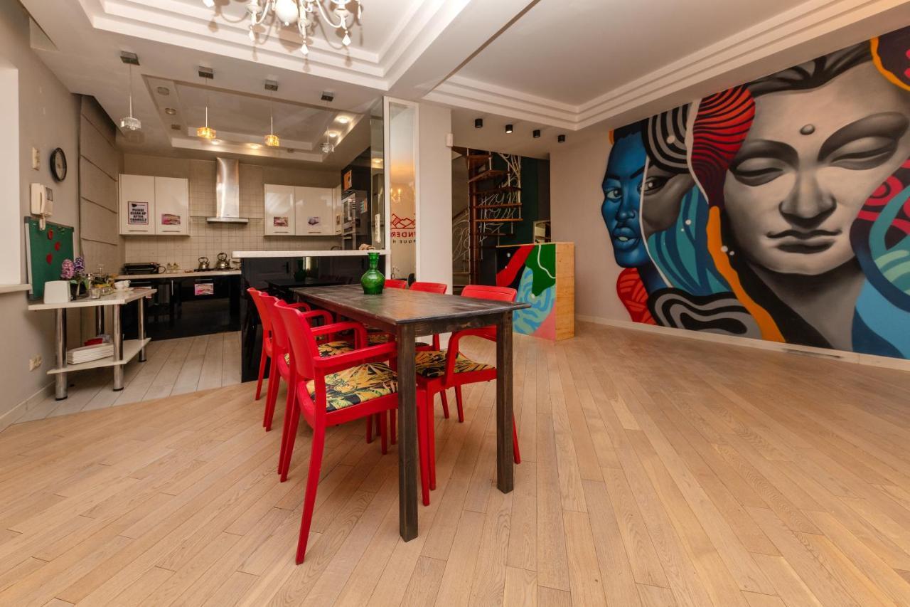 Wanderlust Boutique Hostel Almaty Exterior photo