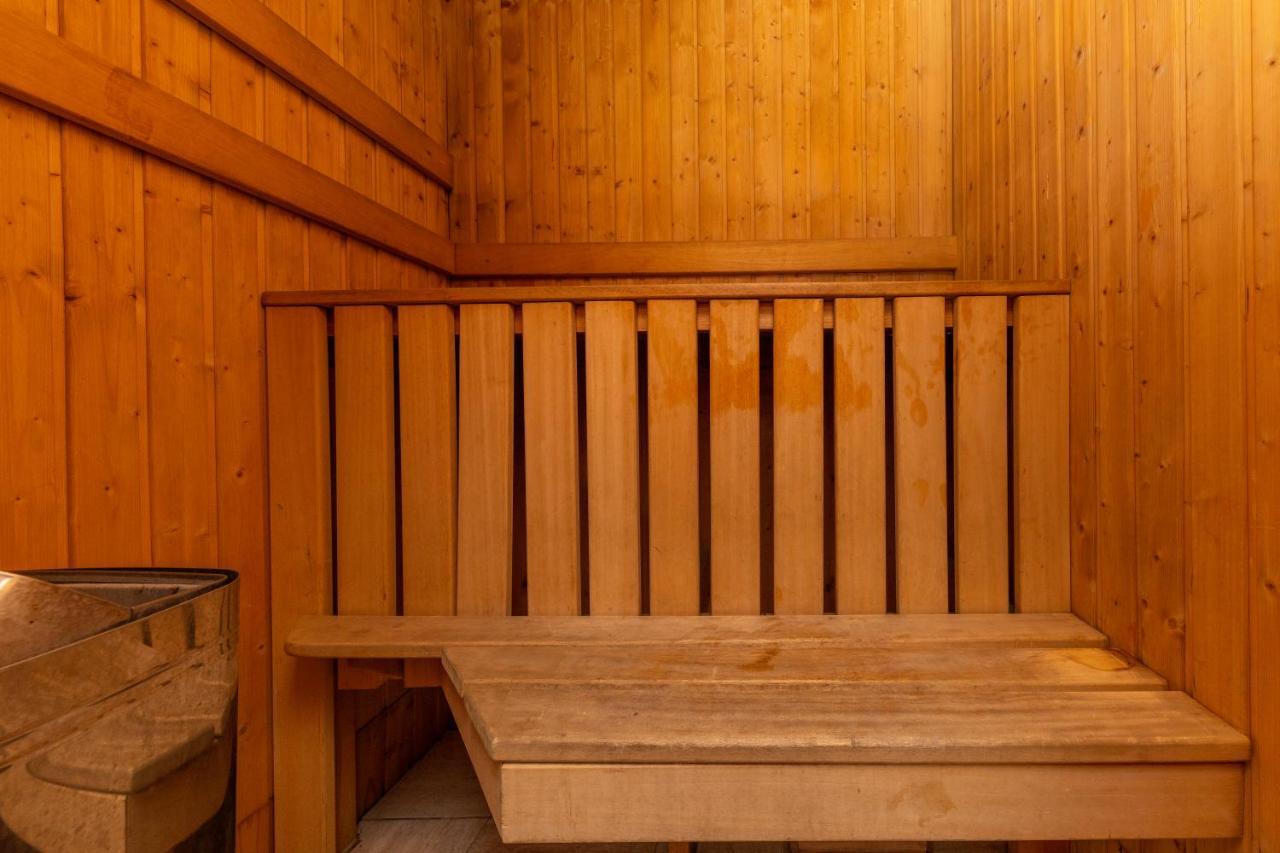 Wanderlust Boutique Hostel Almaty Exterior photo