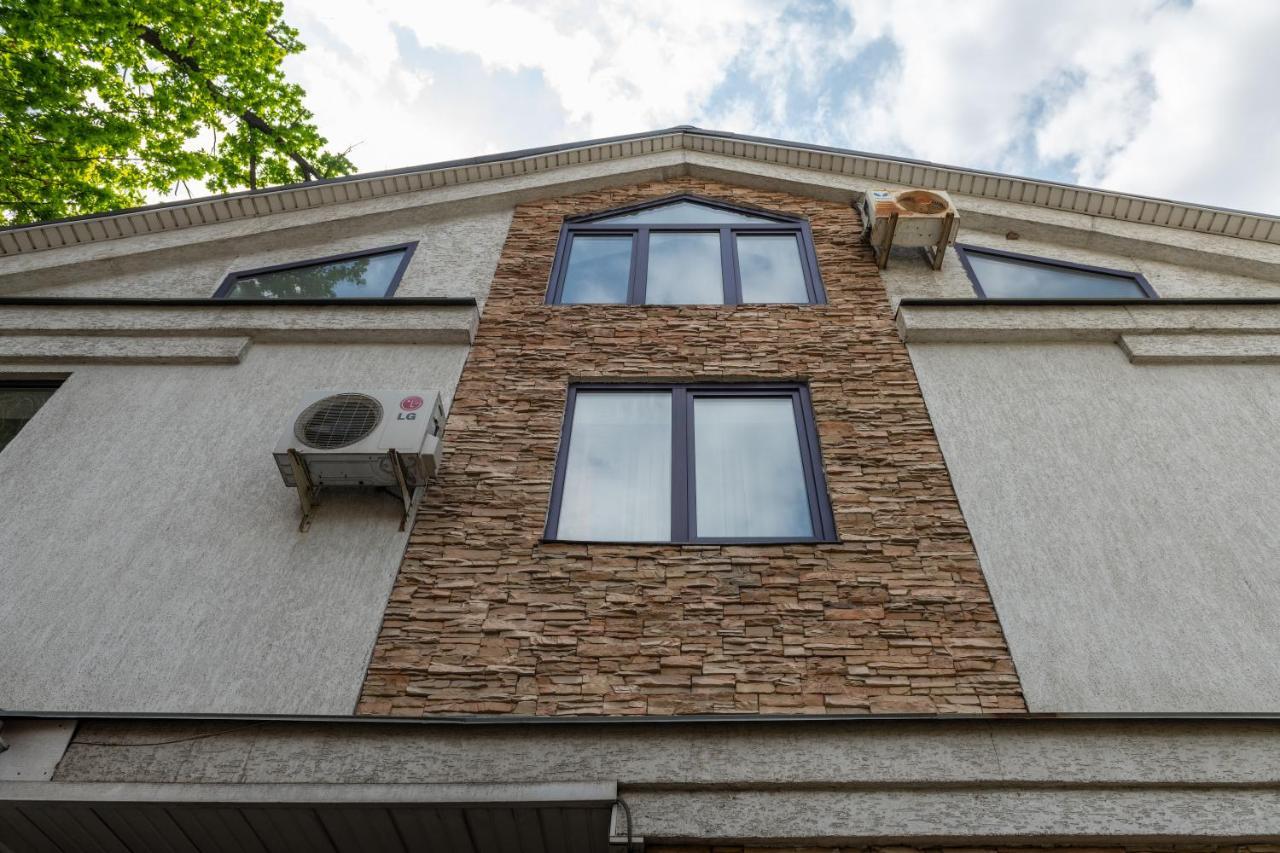 Wanderlust Boutique Hostel Almaty Exterior photo